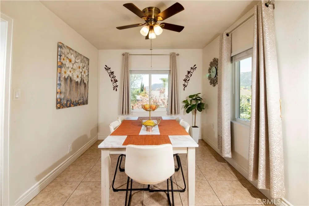 2389 Mayfield Montrose, CA 91020