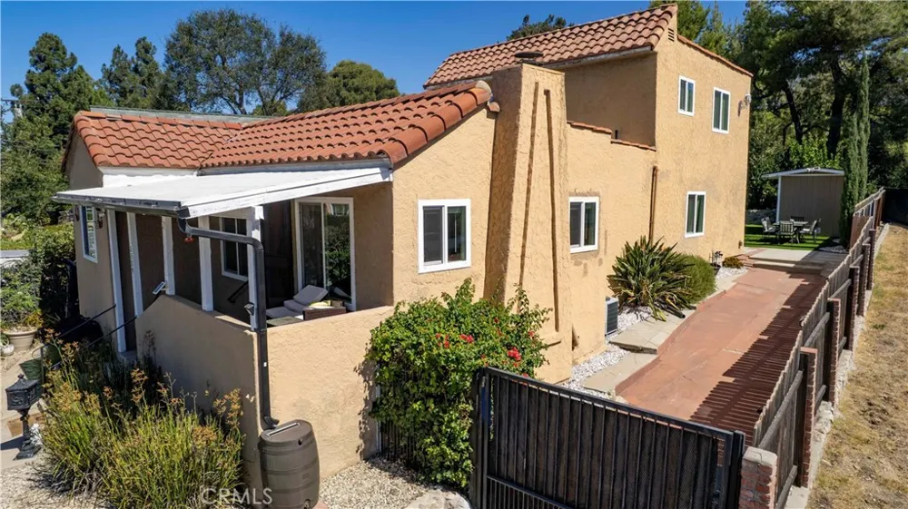 2389 Mayfield Montrose, CA 91020