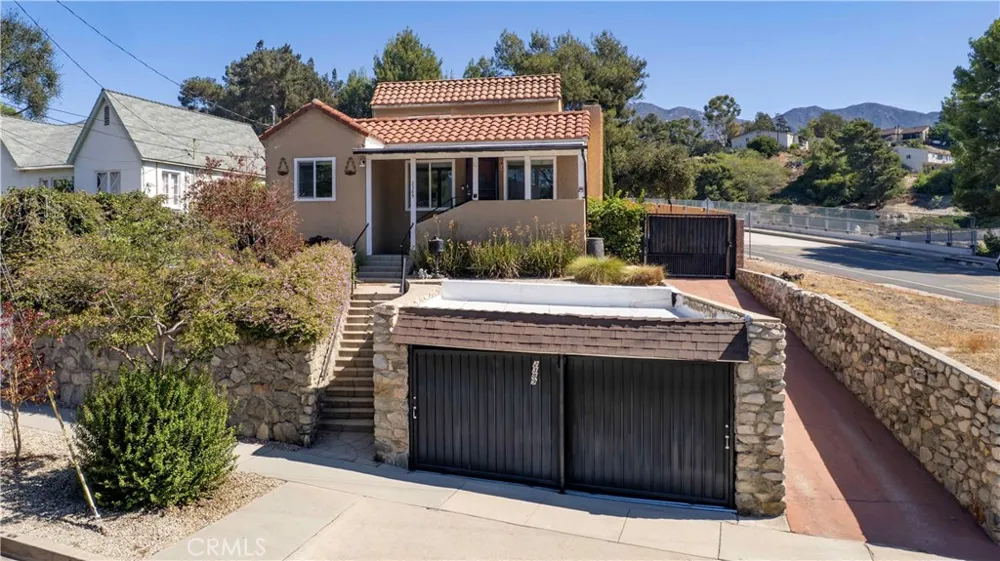 2389 Mayfield Montrose, CA 91020