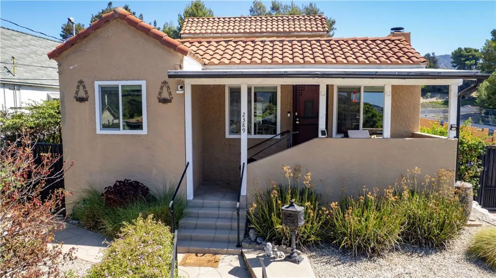 2389 Mayfield Montrose, CA 91020