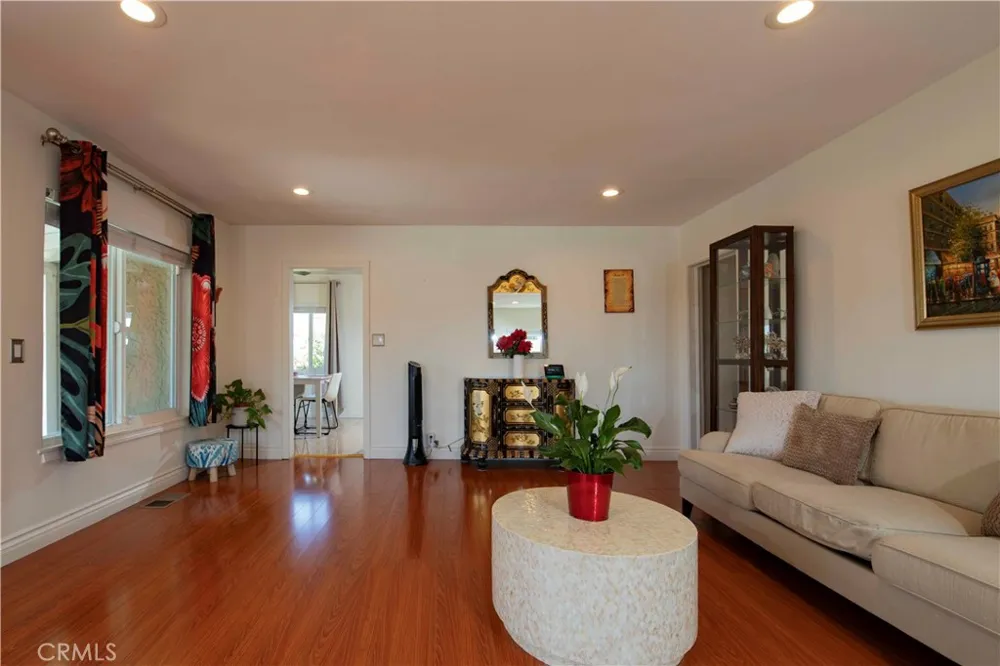 2389 Mayfield Montrose, CA 91020