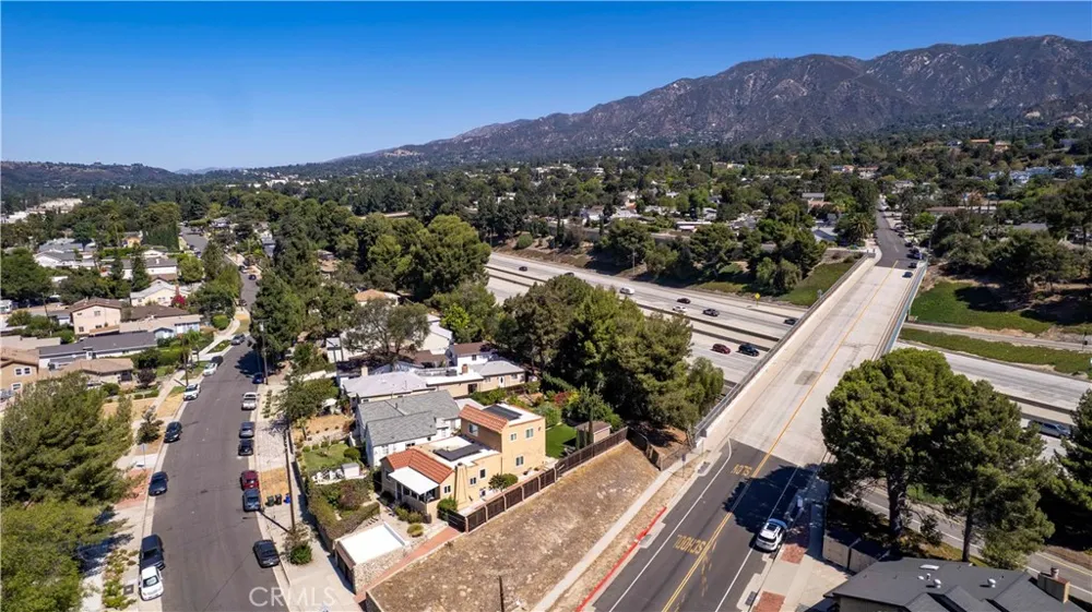 2389 Mayfield Montrose, CA 91020