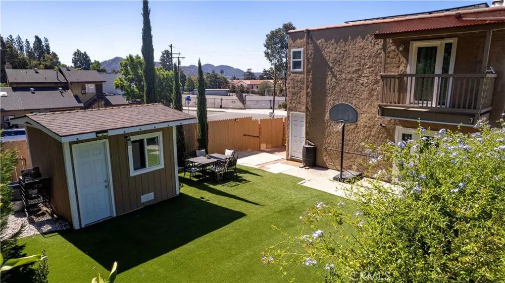 2389 Mayfield Montrose, CA 91020