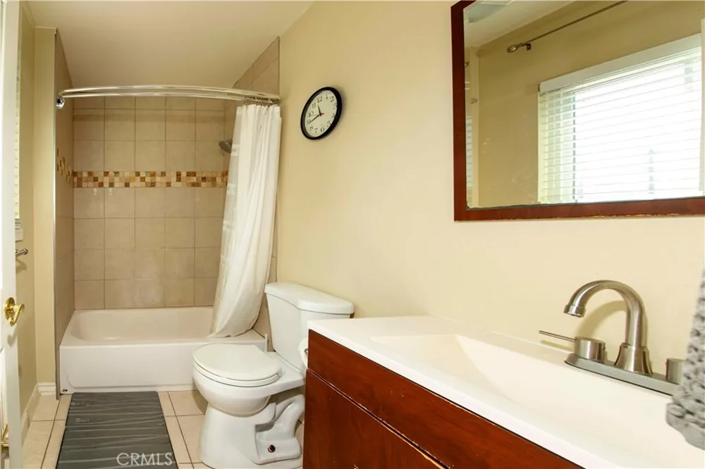 2389 Mayfield Montrose, CA 91020