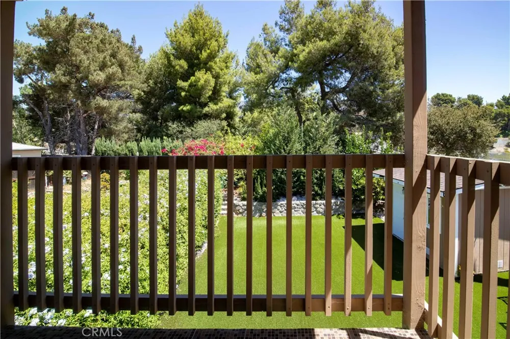 2389 Mayfield Montrose, CA 91020
