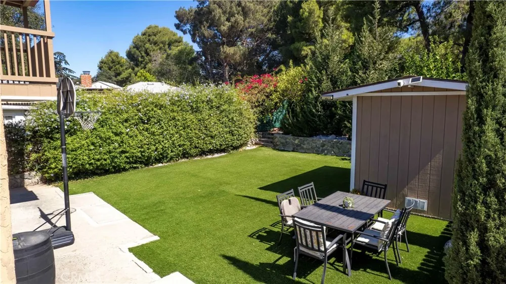2389 Mayfield Montrose, CA 91020
