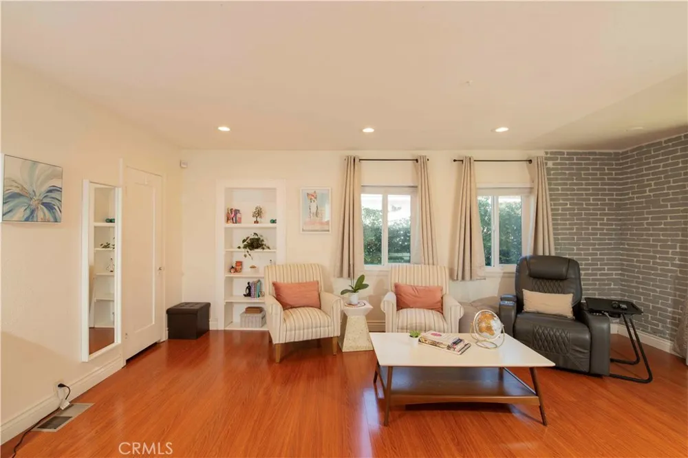 2389 Mayfield Montrose, CA 91020