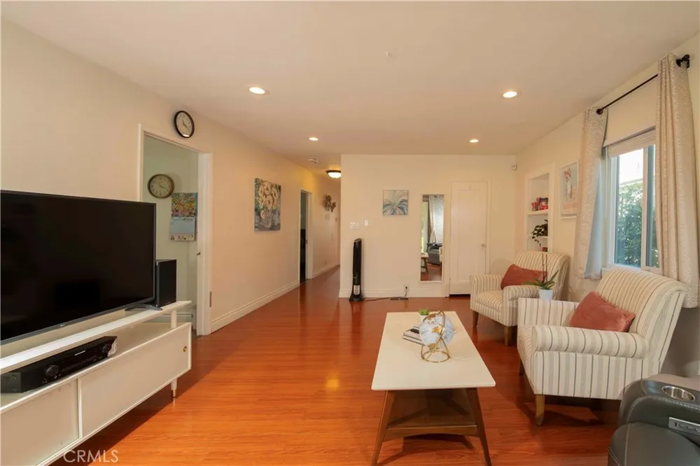 2389 Mayfield Montrose, CA 91020