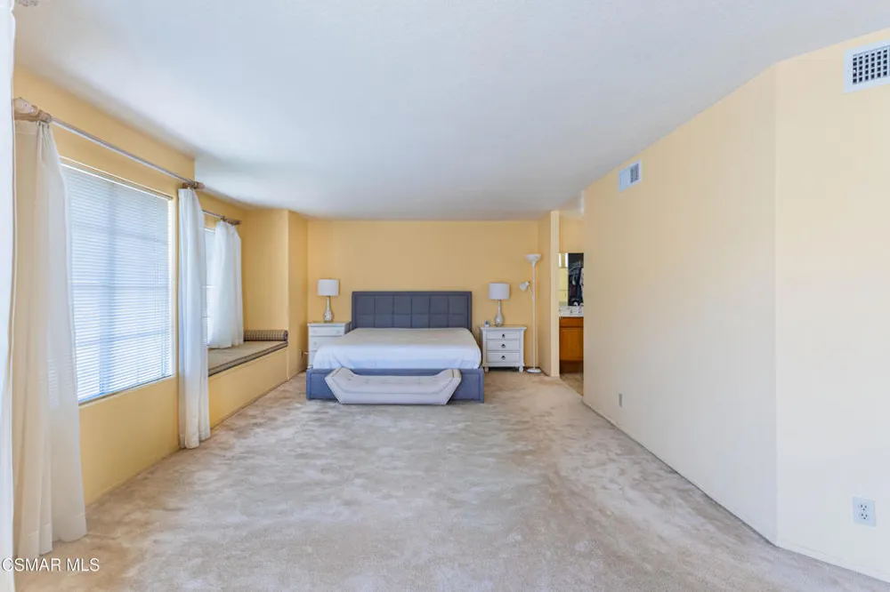 12120 London Grove Court Moorpark, CA 93021