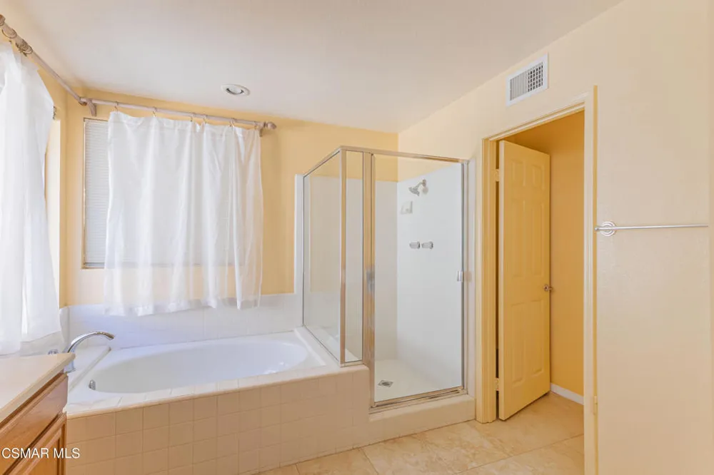 12120 London Grove Court Moorpark, CA 93021