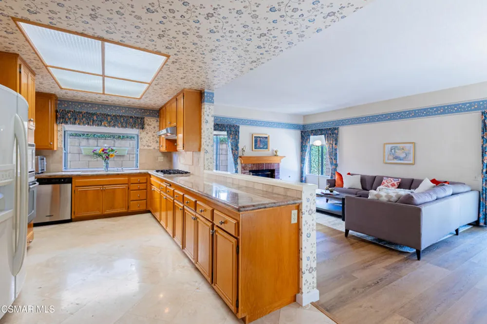 12120 London Grove Court Moorpark, CA 93021