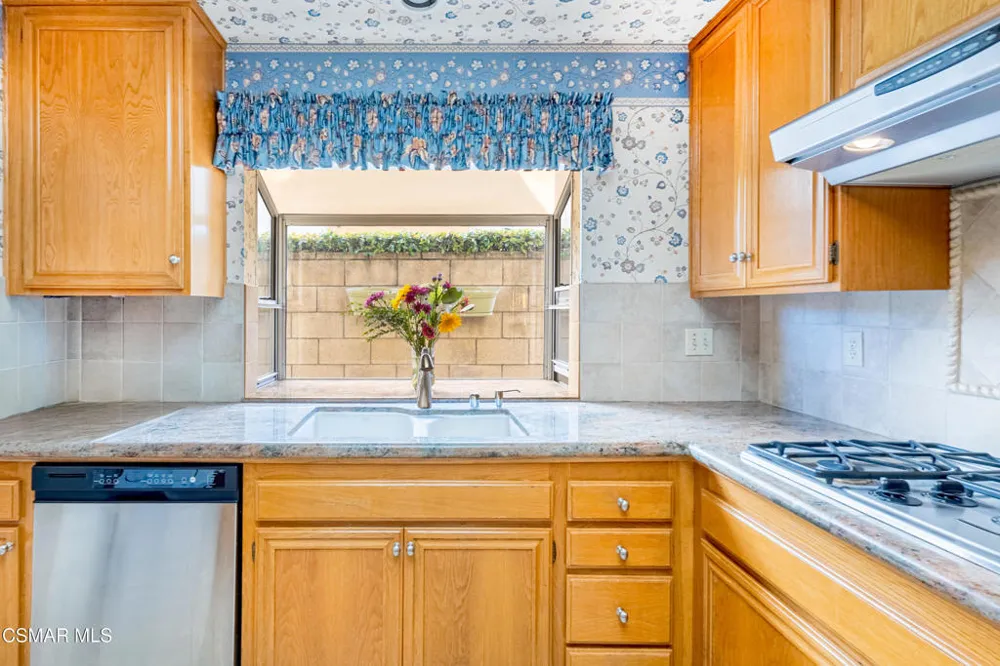 12120 London Grove Court Moorpark, CA 93021