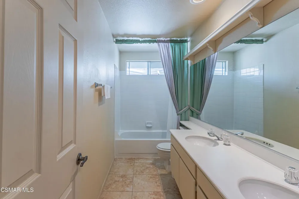 12120 London Grove Court Moorpark, CA 93021