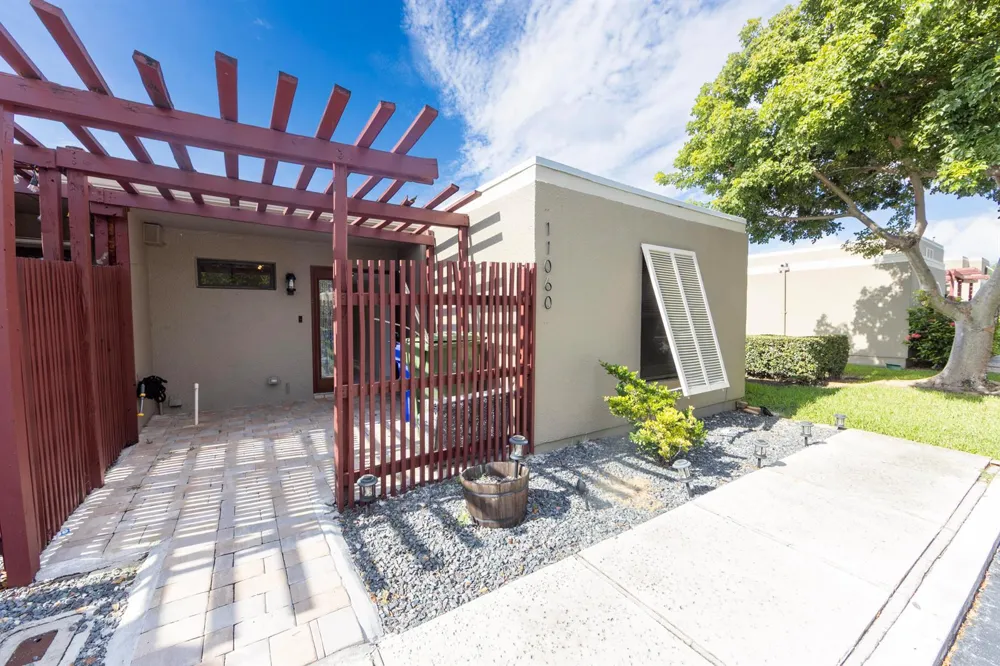 11060 S LAKEVIEW DRIVE #11060 Pembroke Pines, FL 33026