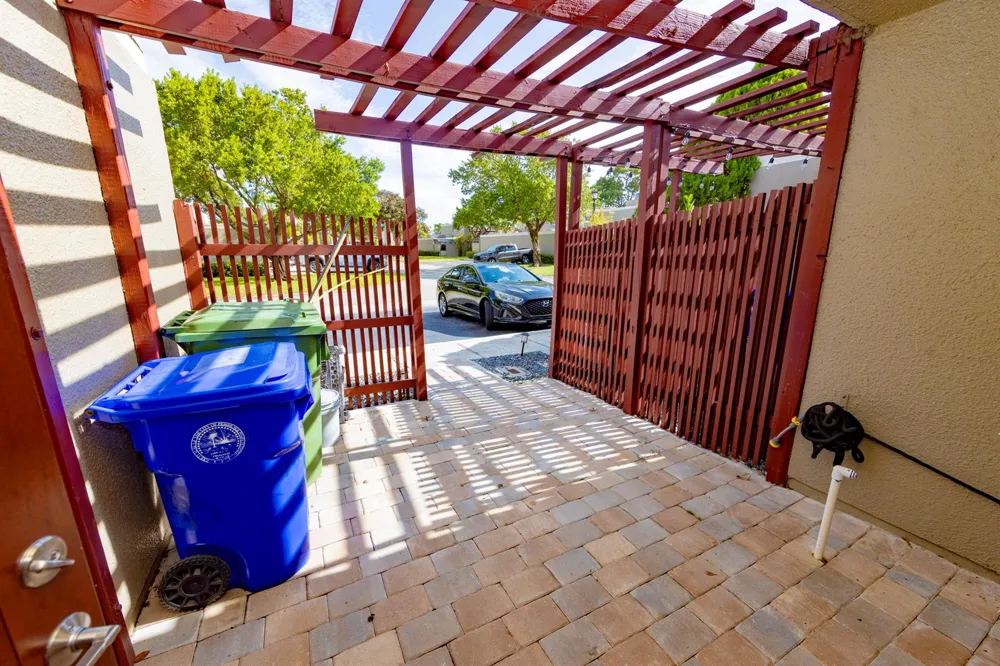 11060 S LAKEVIEW DRIVE #11060 Pembroke Pines, FL 33026