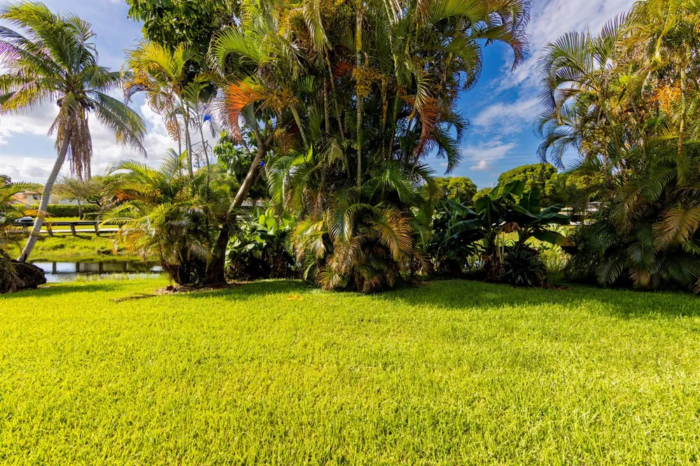 11060 S LAKEVIEW DRIVE #11060 Pembroke Pines, FL 33026