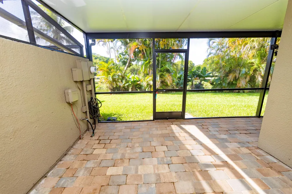 11060 S LAKEVIEW DRIVE #11060 Pembroke Pines, FL 33026