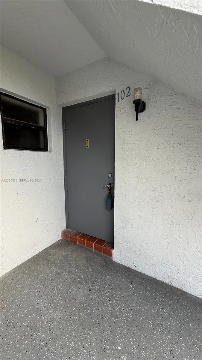 2750 W 63rd Pl #12-24 Hialeah, FL 33016