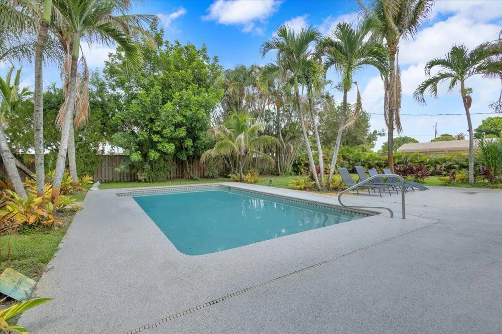 2488 NW South Manor Avenue Stuart, FL 34994