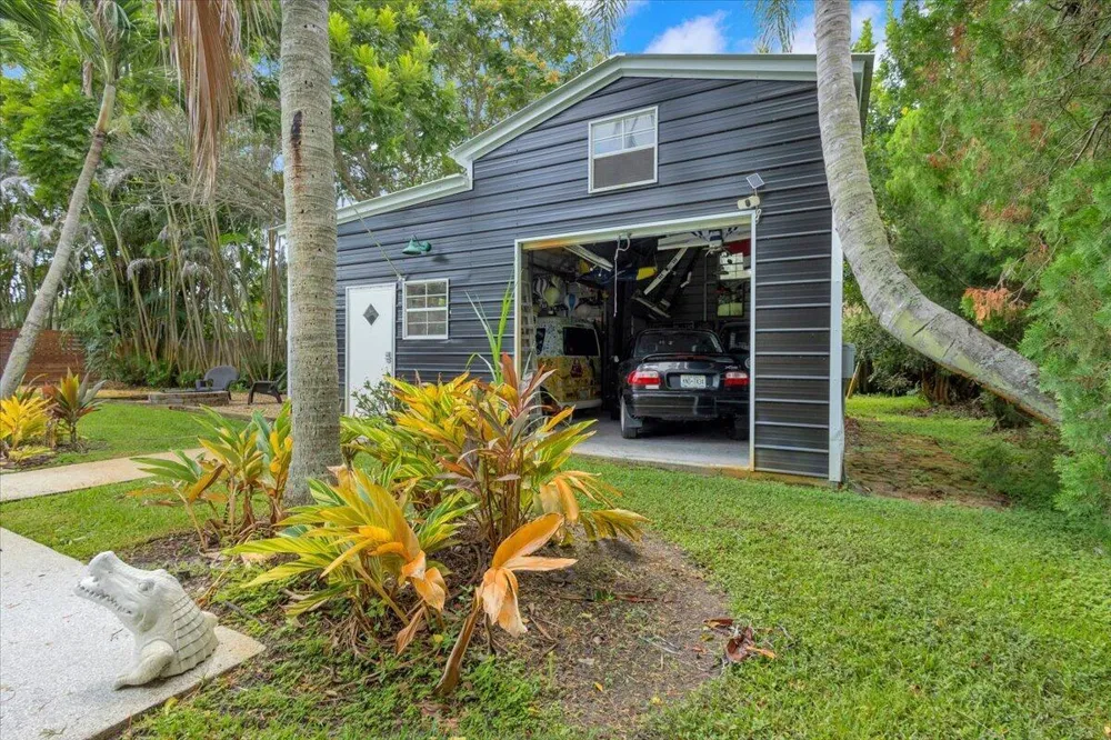 2488 NW South Manor Avenue Stuart, FL 34994