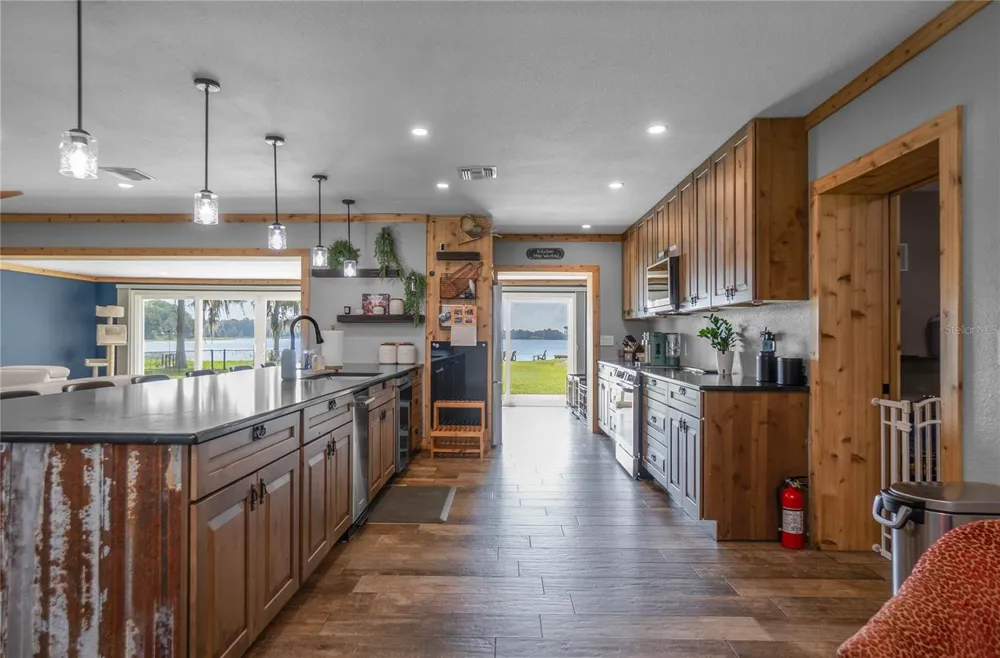 221 S HUNTING LODGE DRIVE Inverness, FL 34453