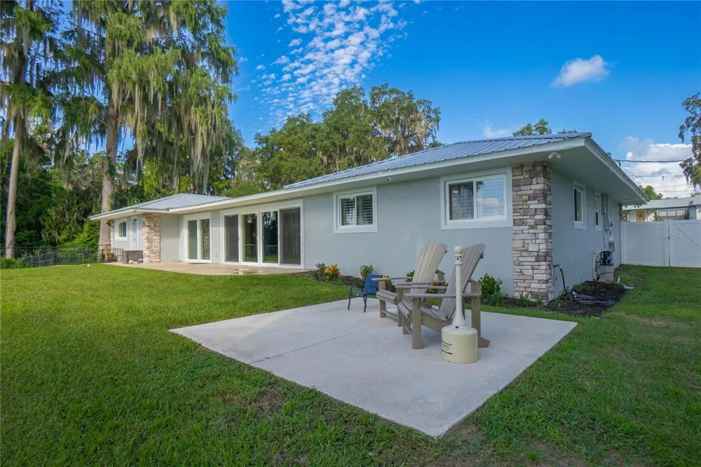 221 S HUNTING LODGE DRIVE Inverness, FL 34453