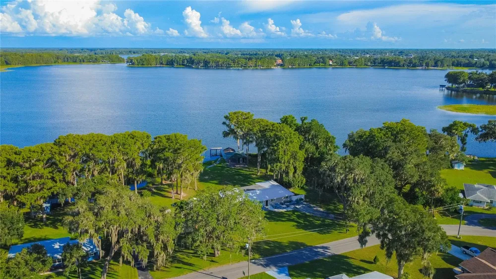 221 S HUNTING LODGE DRIVE Inverness, FL 34453