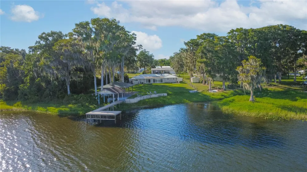 221 S HUNTING LODGE DRIVE Inverness, FL 34453