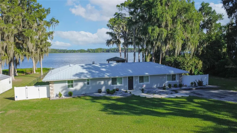 221 S HUNTING LODGE DRIVE Inverness, FL 34453