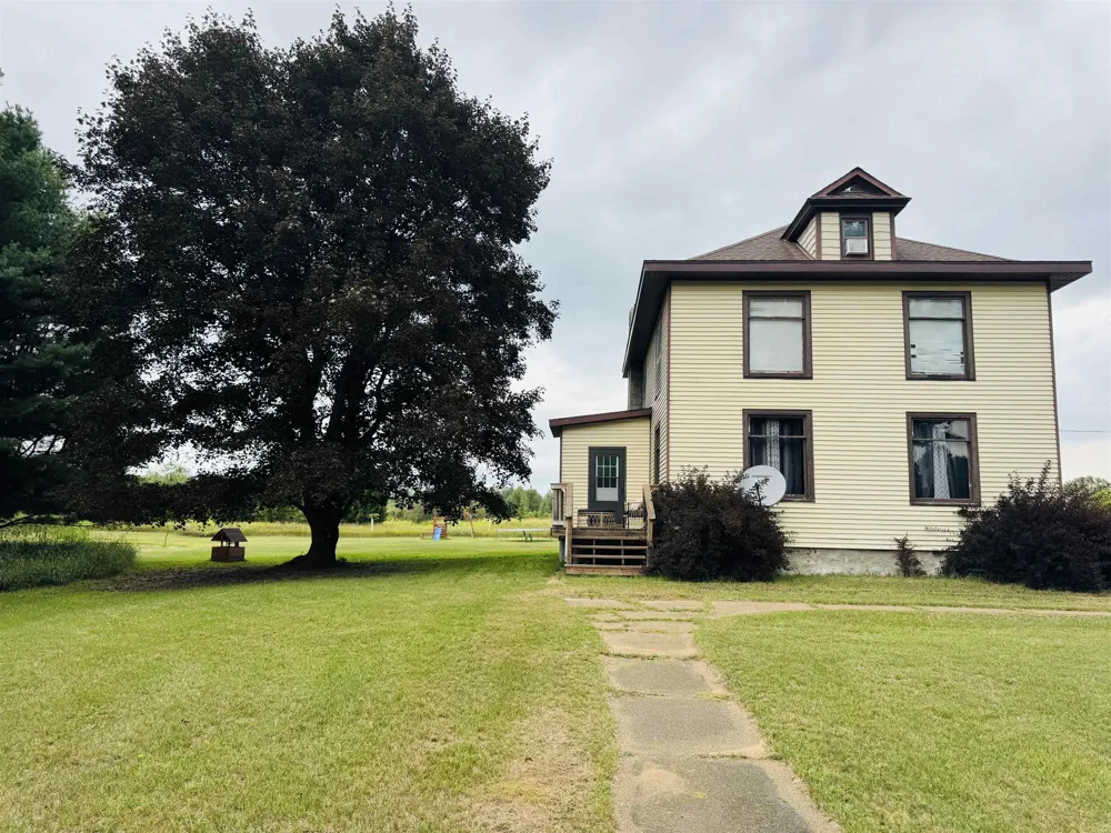 7146 River Road Osceola Township, MI 49631