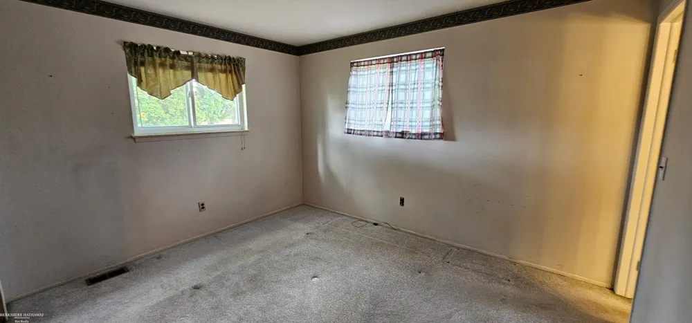 42933 Buckingham Drive Sterling Heights City, MI 48313