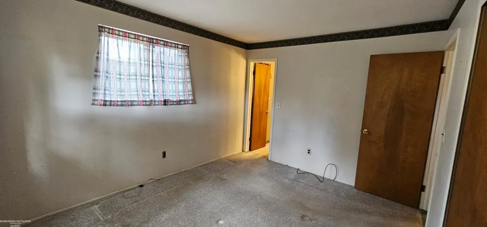 42933 Buckingham Drive Sterling Heights City, MI 48313