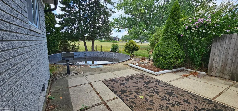 42933 Buckingham Drive Sterling Heights City, MI 48313