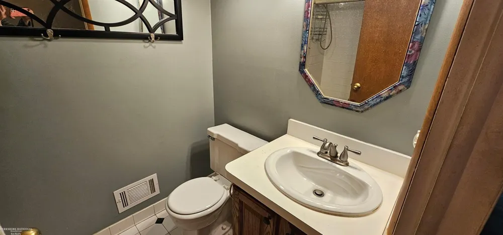 42933 Buckingham Drive Sterling Heights City, MI 48313