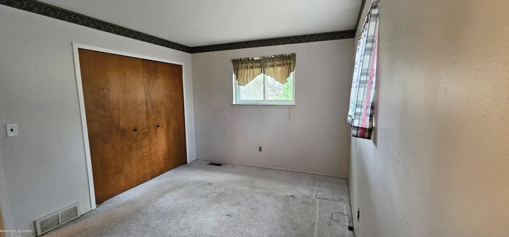 42933 Buckingham Drive Sterling Heights City, MI 48313