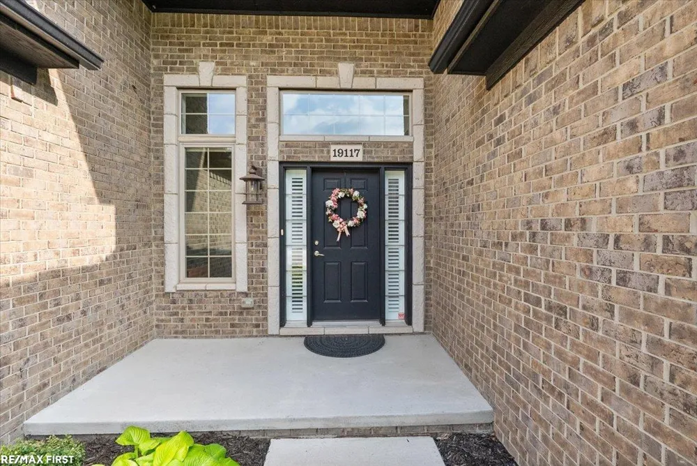 19117 BRIGHTON DRIVE Macomb Township, MI 48042