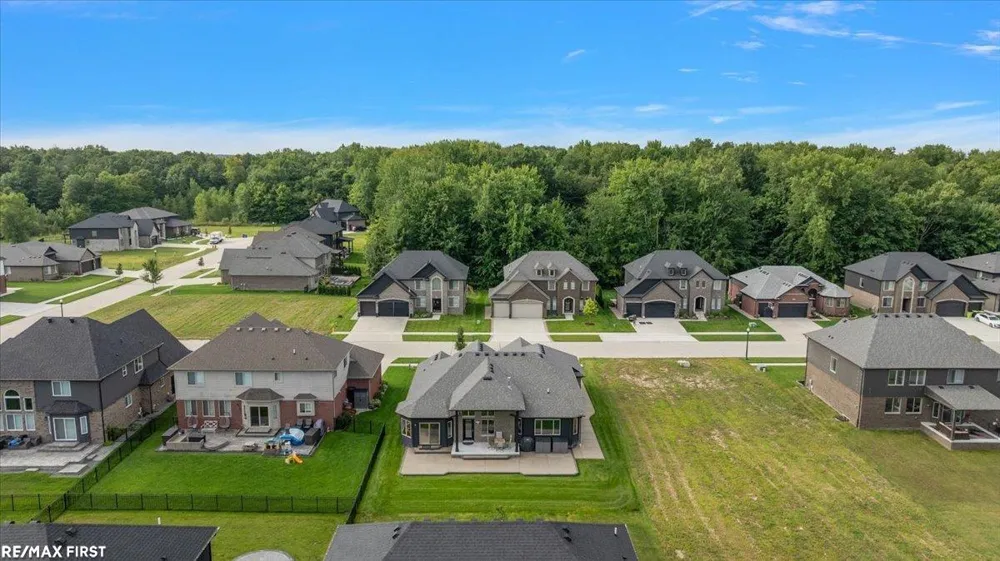 19117 BRIGHTON DRIVE Macomb Township, MI 48042