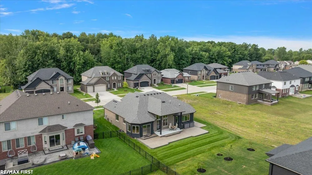 19117 BRIGHTON DRIVE Macomb Township, MI 48042