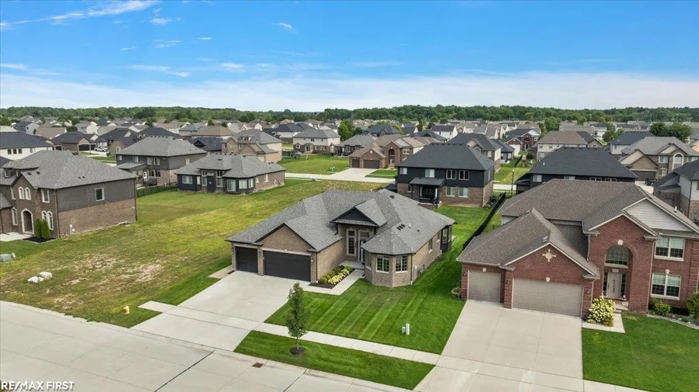 19117 BRIGHTON DRIVE Macomb Township, MI 48042