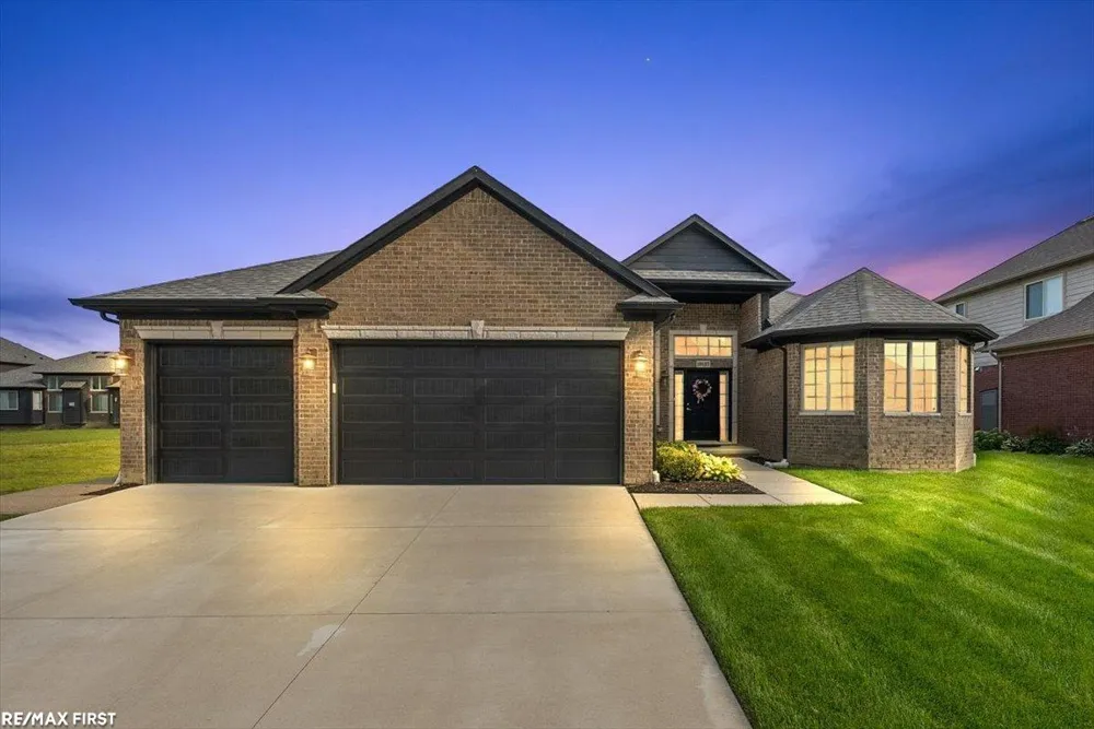 19117 BRIGHTON DRIVE Macomb Township, MI 48042