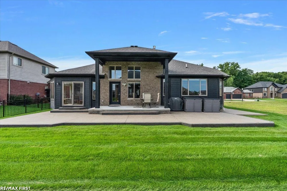 19117 BRIGHTON DRIVE Macomb Township, MI 48042