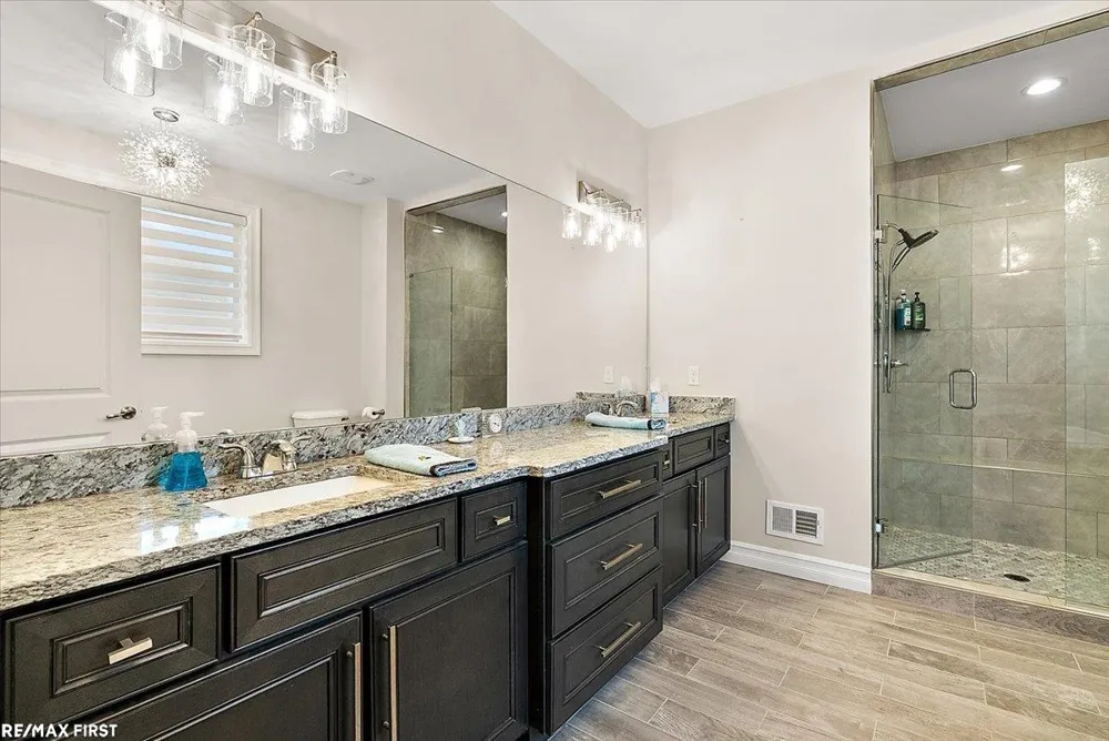 19117 BRIGHTON DRIVE Macomb Township, MI 48042