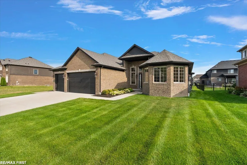 19117 BRIGHTON DRIVE Macomb Township, MI 48042