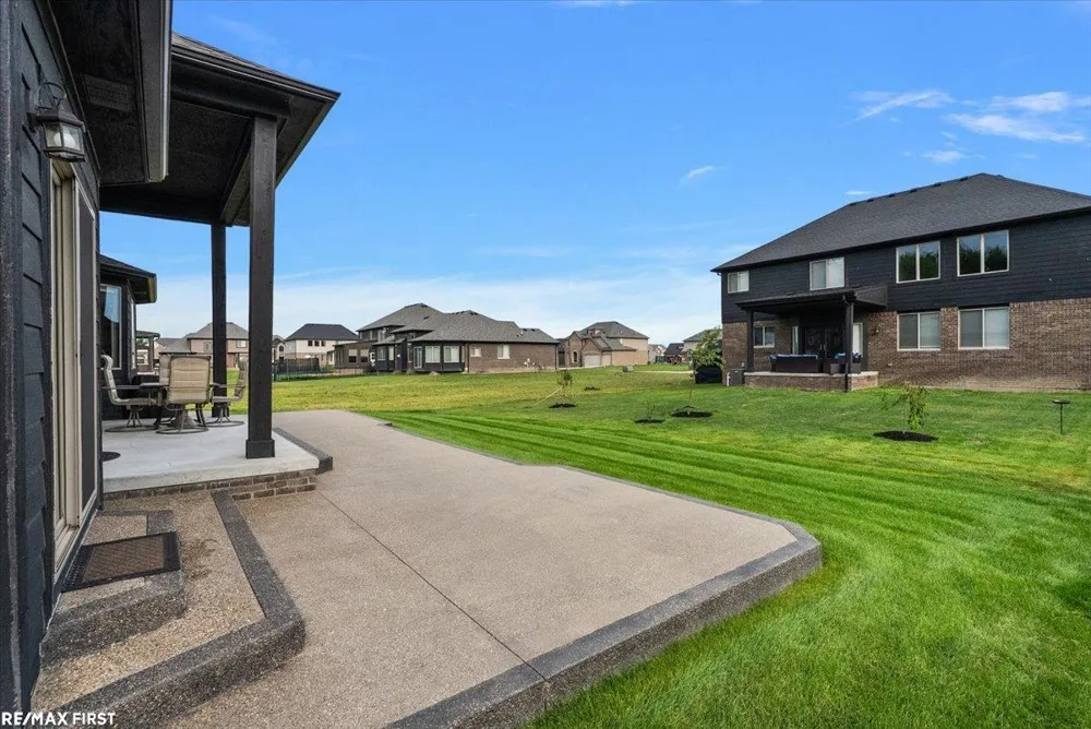 19117 BRIGHTON DRIVE Macomb Township, MI 48042