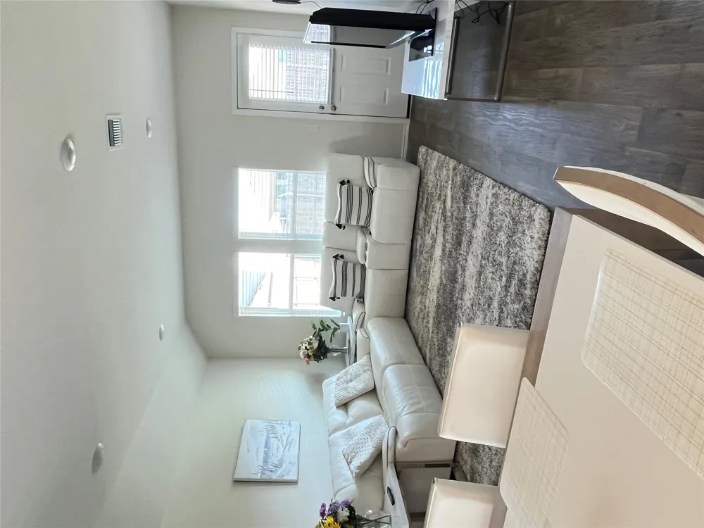 12313 Token Trail Elgin, TX 78621