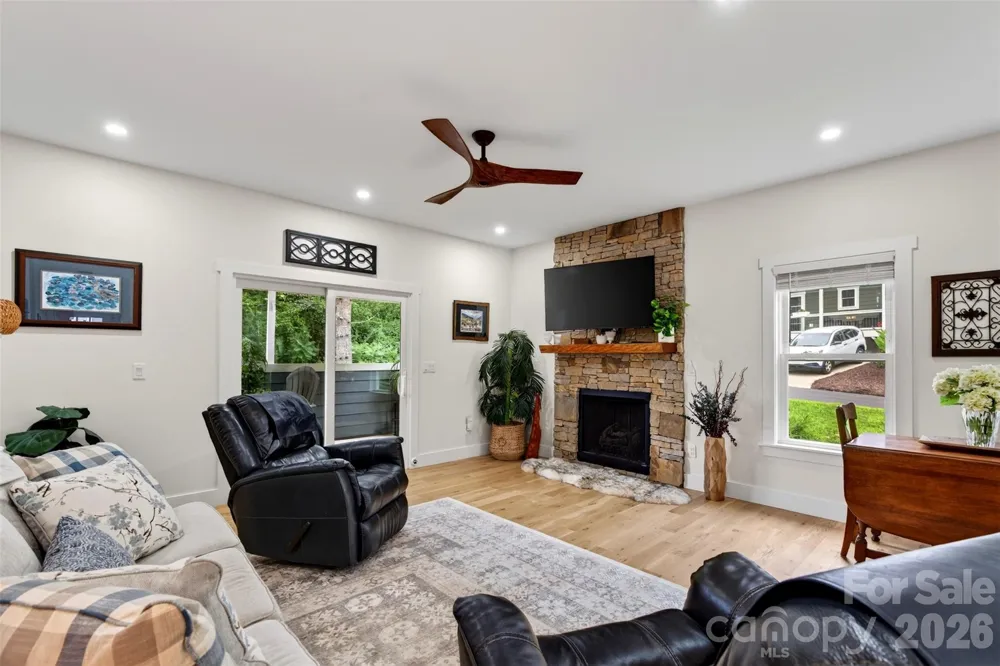 310 Magnolia Ridge Road Swannanoa, NC 28778