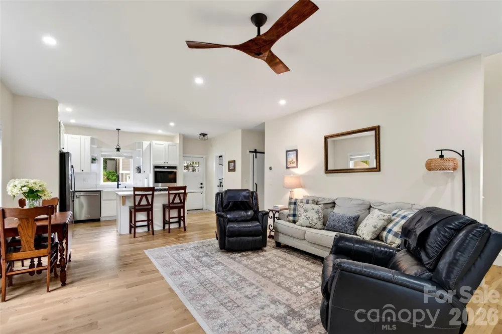 310 Magnolia Ridge Road Swannanoa, NC 28778