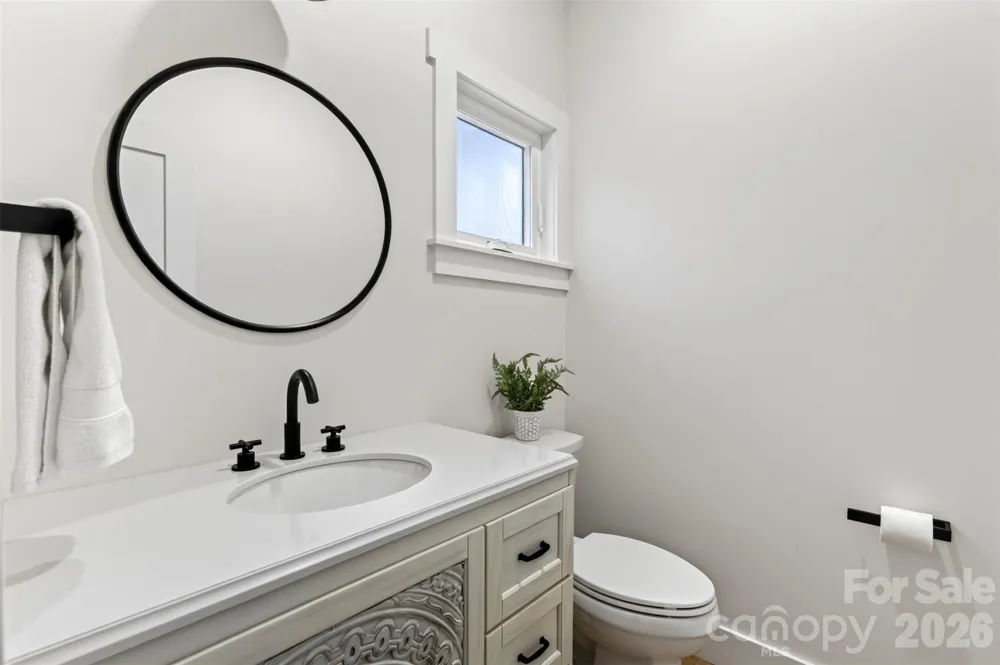 310 Magnolia Ridge Road Swannanoa, NC 28778