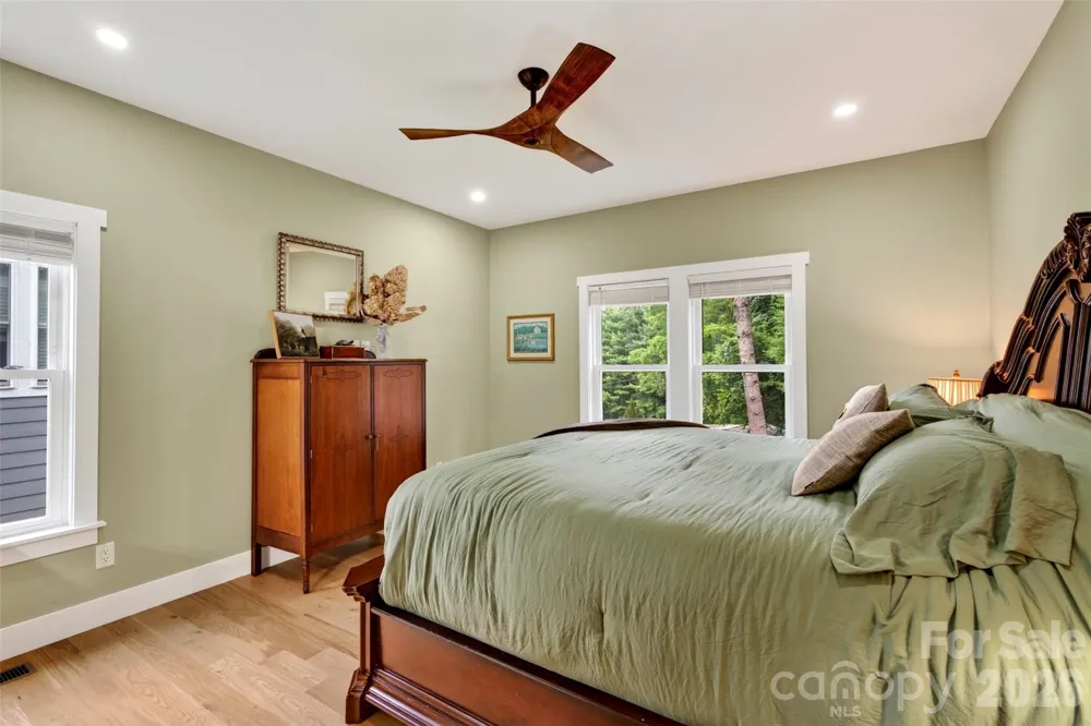 310 Magnolia Ridge Road Swannanoa, NC 28778