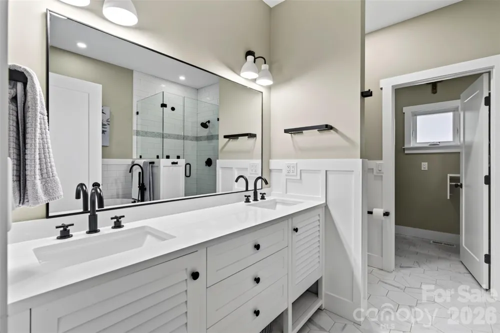 310 Magnolia Ridge Road Swannanoa, NC 28778